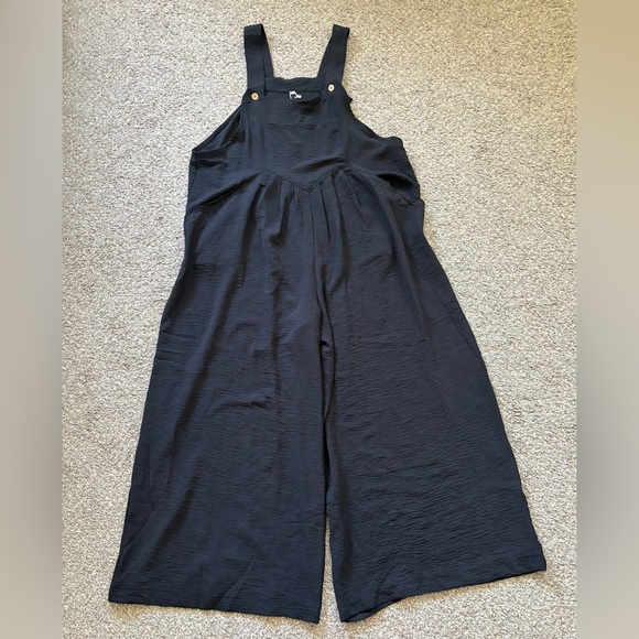 New Medium Cueply Black Wide Leg Overalls Jumpsuit - Picture 3 of 13